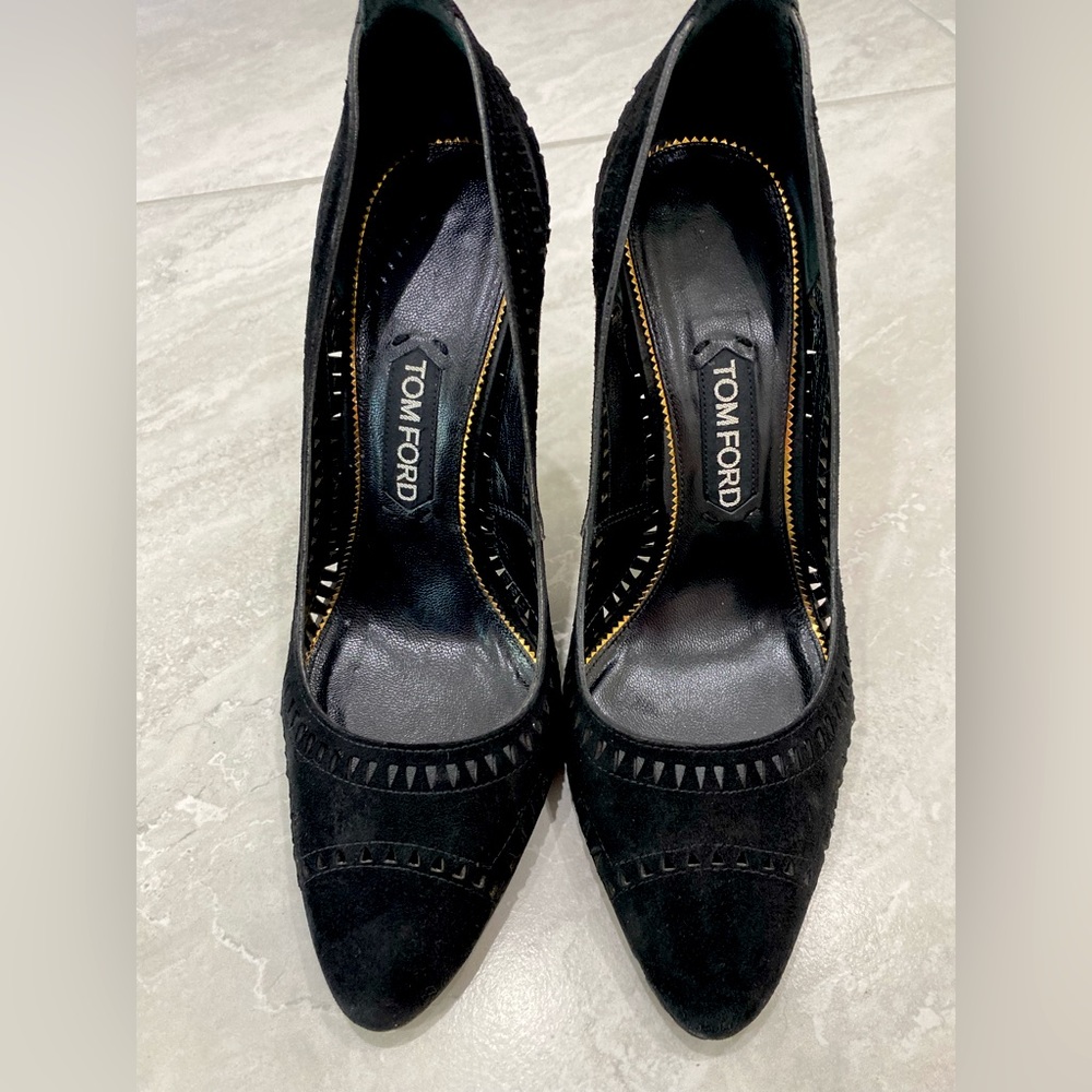 Tom Ford Black Suede Cut-out pump!